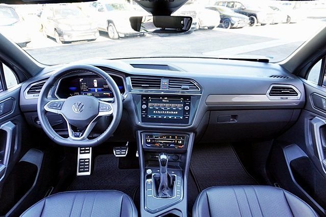 Used 2023 Silver Volkswagen 2.0T SE R-Line Black image 19