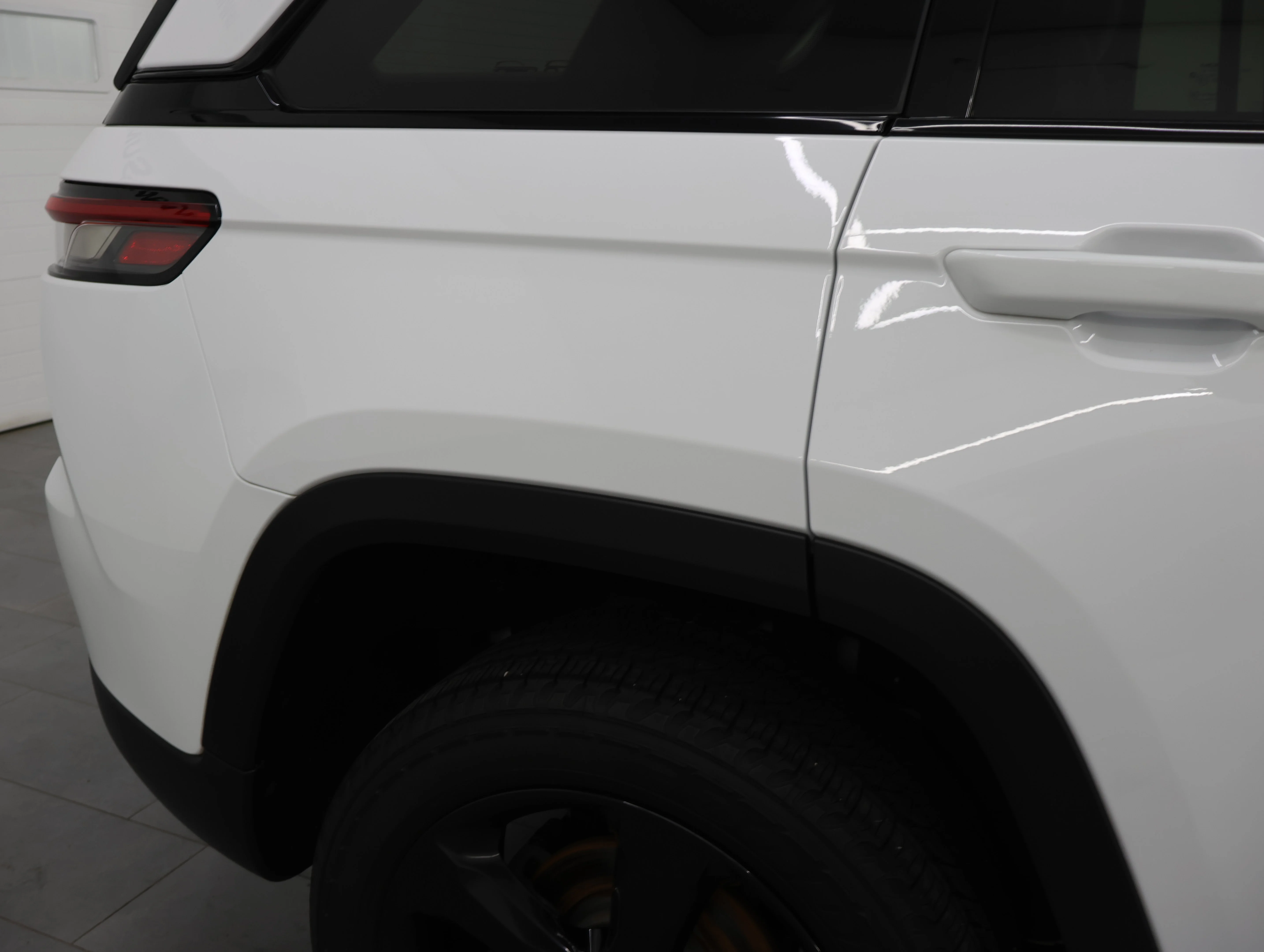 Used 2023 Bright White Clearcoat Jeep Altitude X image 25