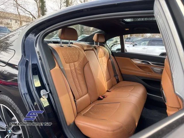 2022 BMW 7 Series 750i - Photo 18