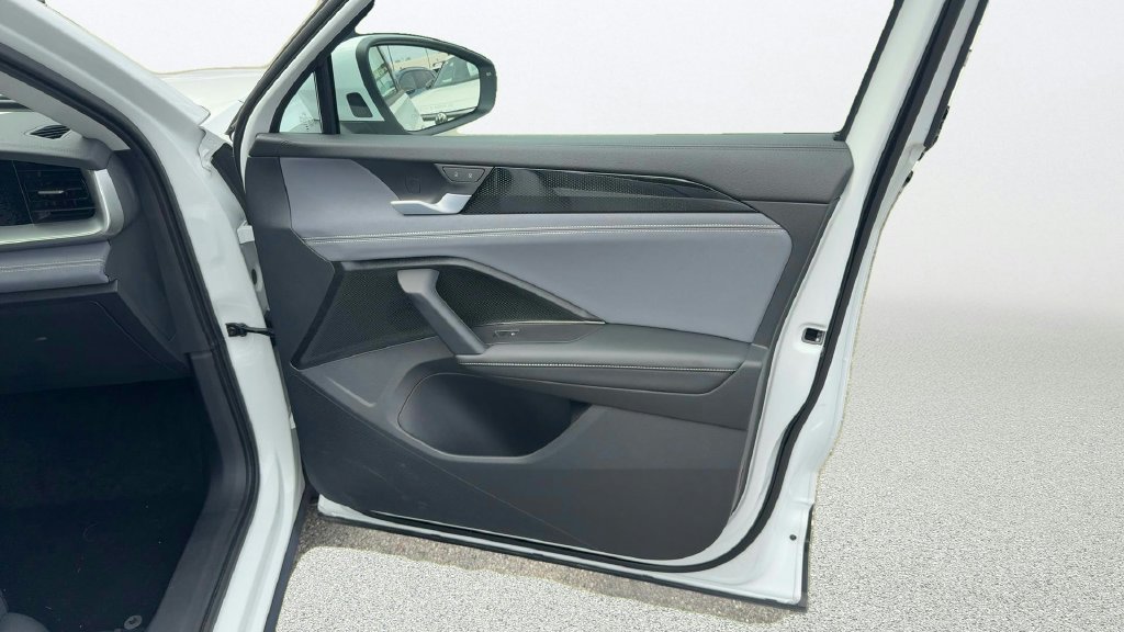 Certified Used 2026 White/off-white Volkswagen SE image 21