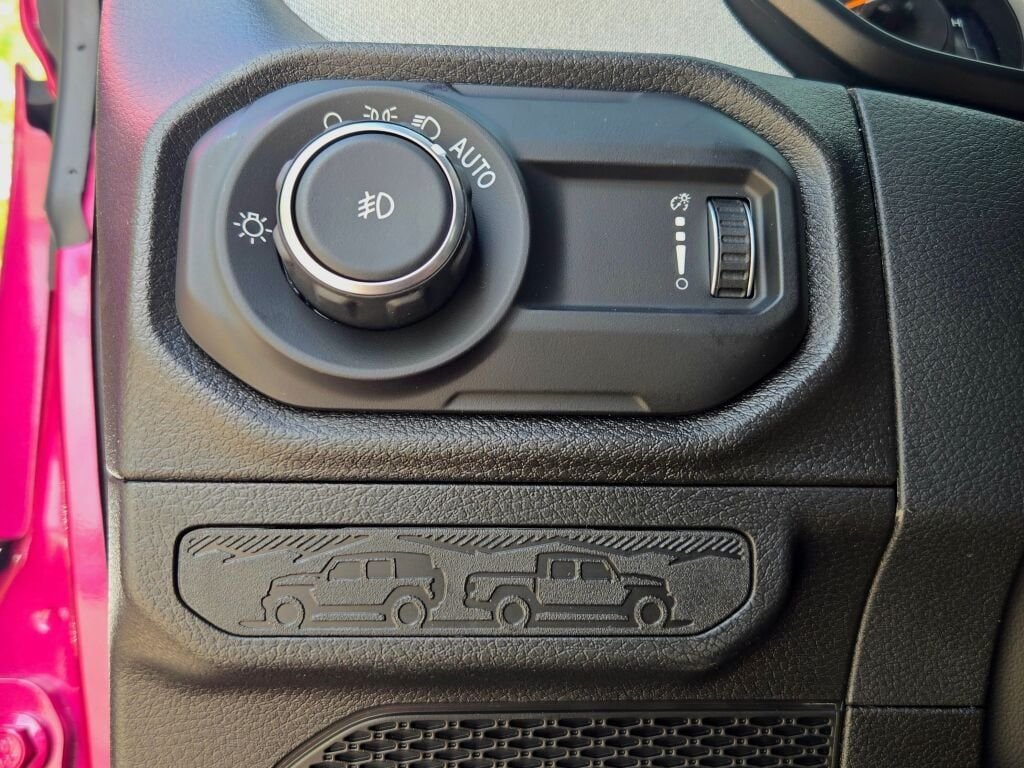New 2026 Tuscadero Pearlcoat Jeep Sport S image 23