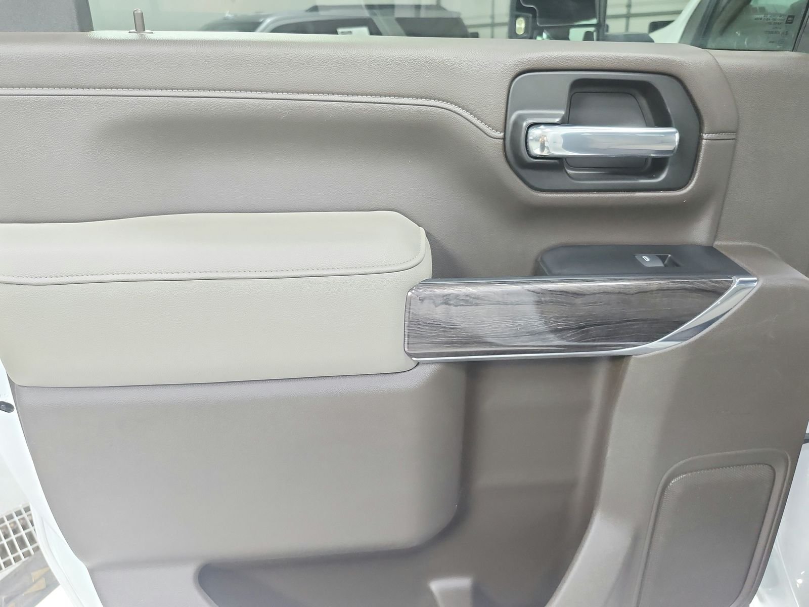 Used 2023 Summit White Chevrolet LTZ image 38