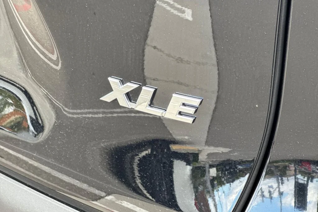 Used 2025 Black Toyota XLE Premium image 32
