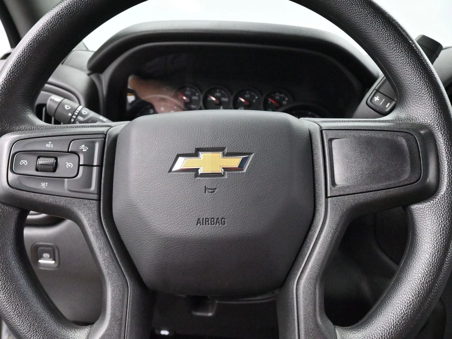 Used 2025 Summit White Chevrolet WT image 15