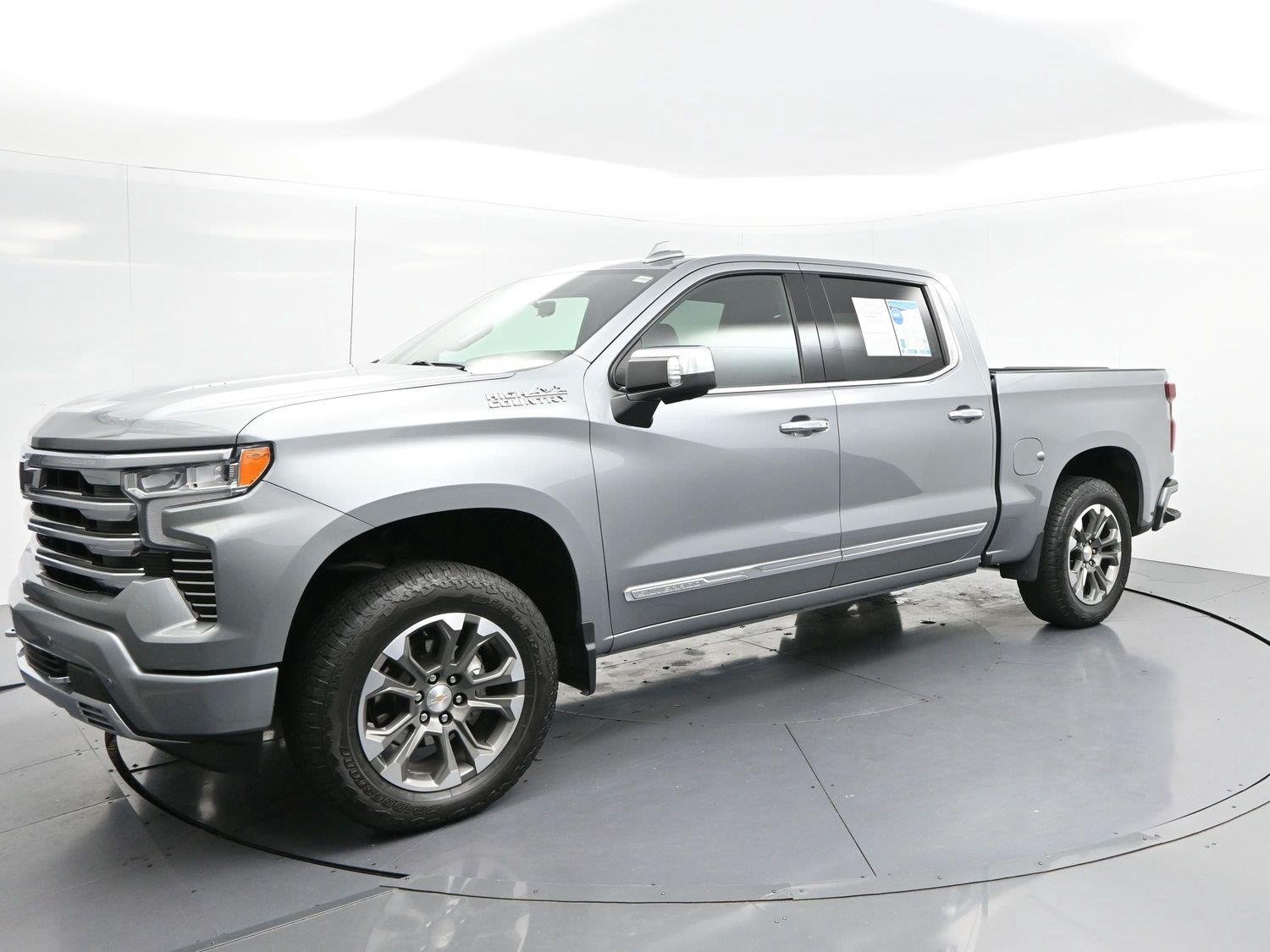 Used 2025 Sterling Gray Metallic Chevrolet High Country image 3