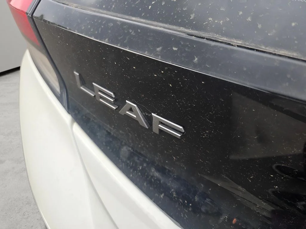 Used 2023 Glacier White Nissan S image 18