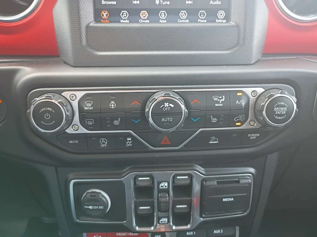 Used 2021 Granite Crystal Metallic Clearcoat Jeep Rubicon image 29