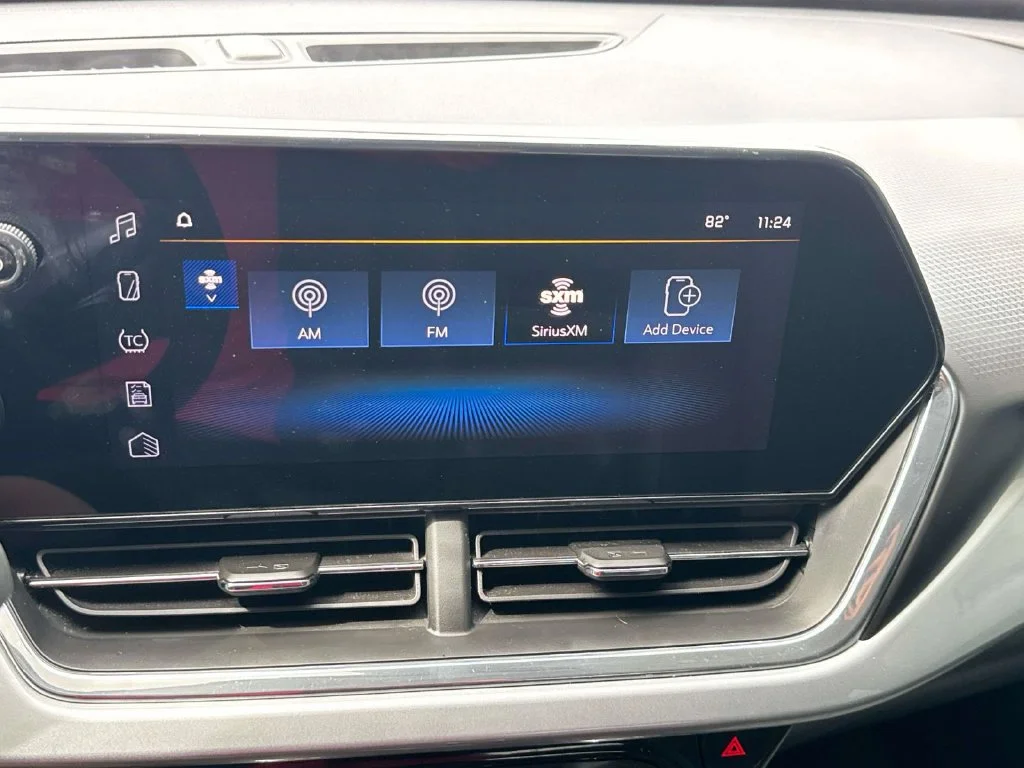 Used 2025 White Chevrolet LT image 33