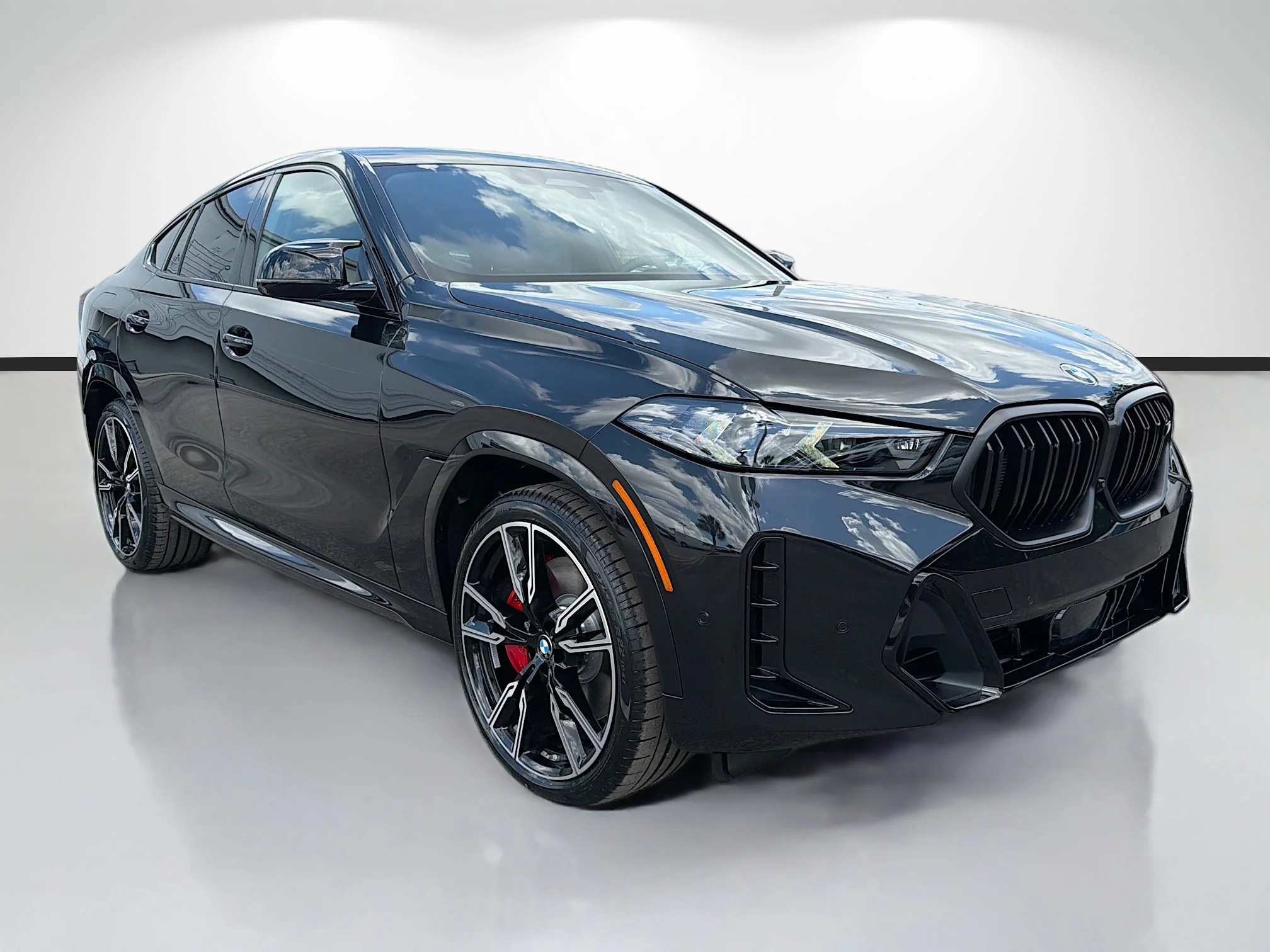 2027 BMW X6 M60i's photo