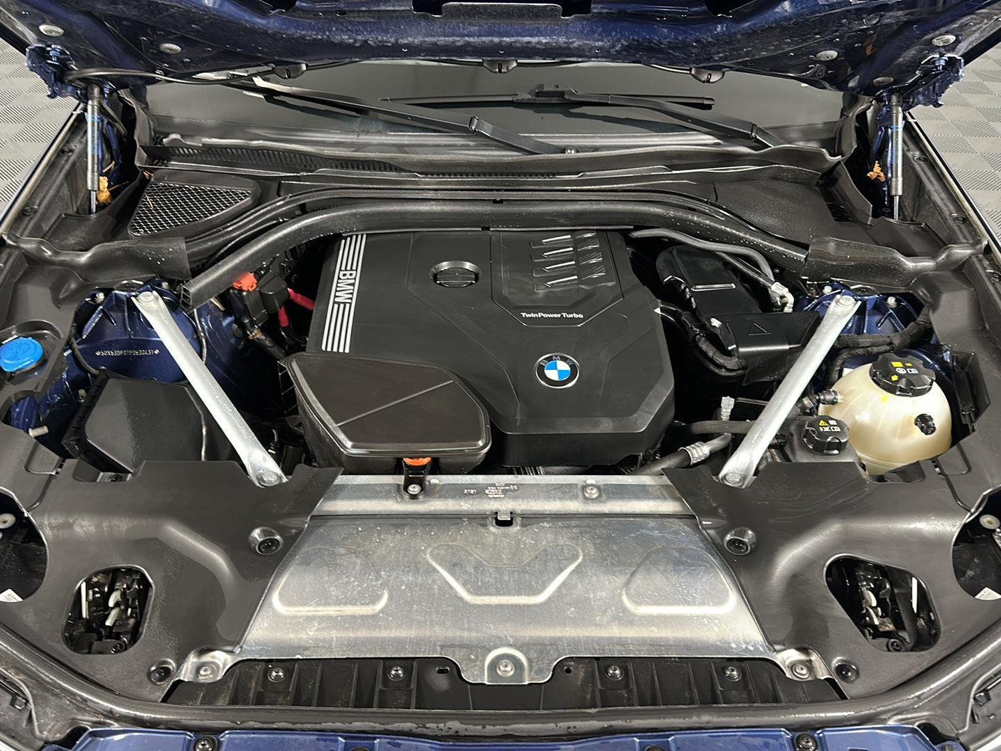 Used 2023 Phytonic Blue Metallic BMW xDrive30i image 2
