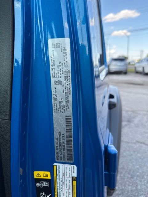 Used 2024  Jeep Sport S image 24