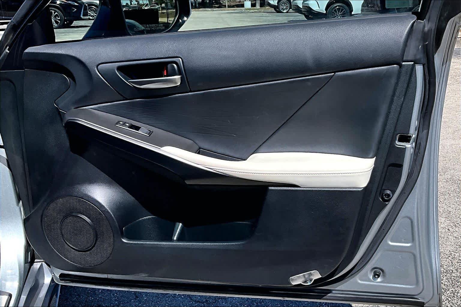 2023 Lexus IS 350 F SPORT - Photo 27