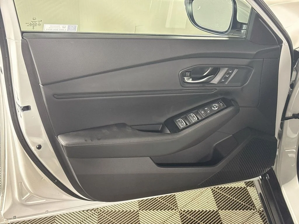 New 2026 Platinum White Pearl Honda Touring image 10