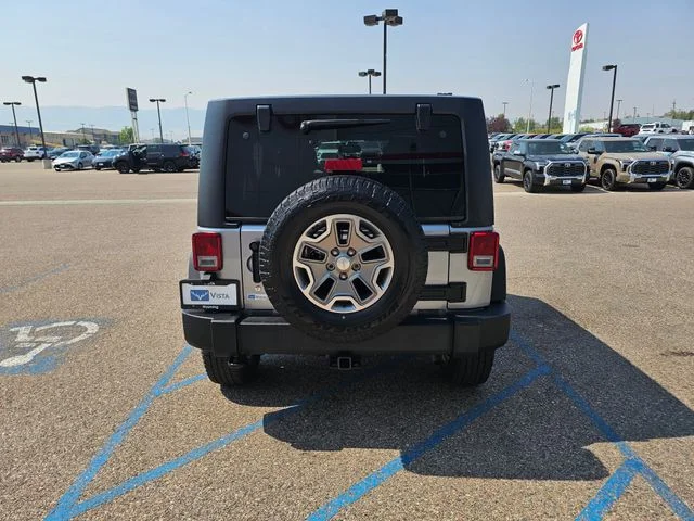 Used 2017 Billet Silver Metallic Jeep Unlimited Rubicon image 6
