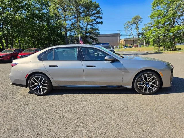 2023 BMW 7 Series 740i - Photo 6