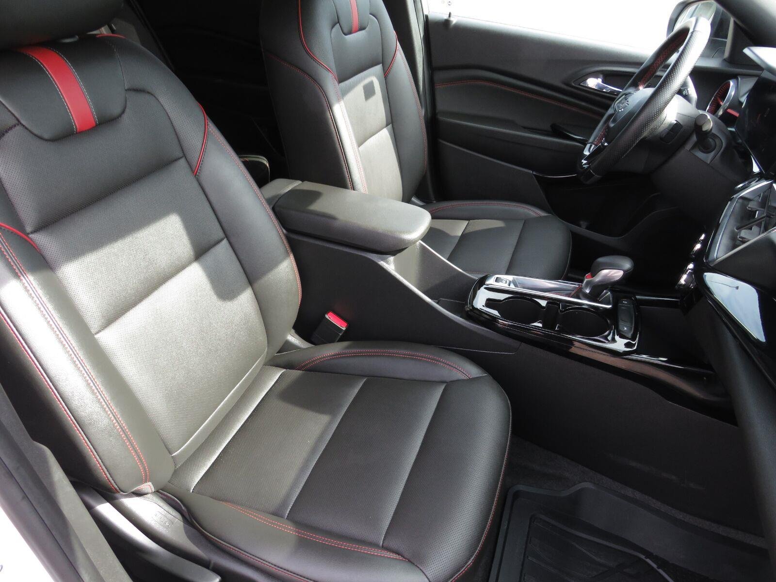Used 2025 Summit White Chevrolet 2RS image 16