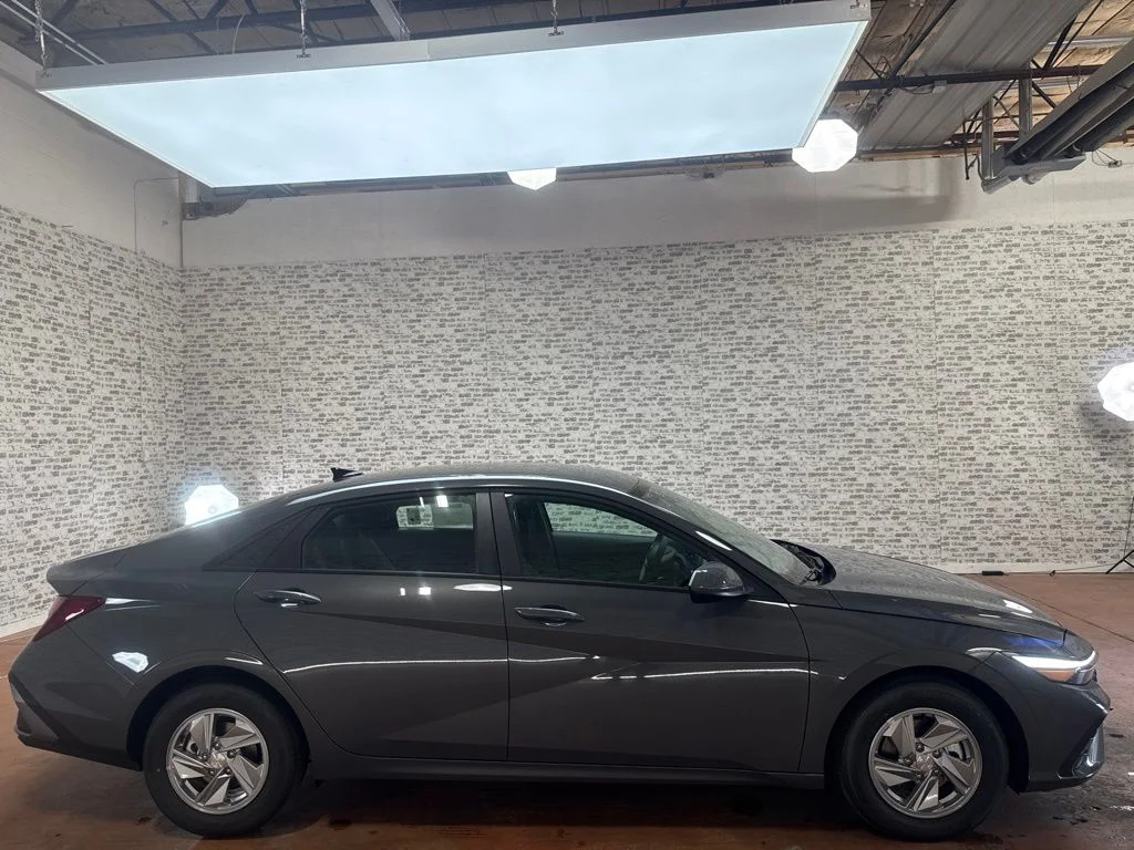 New 2026 Ecotronic Gray Hyundai SE image 8