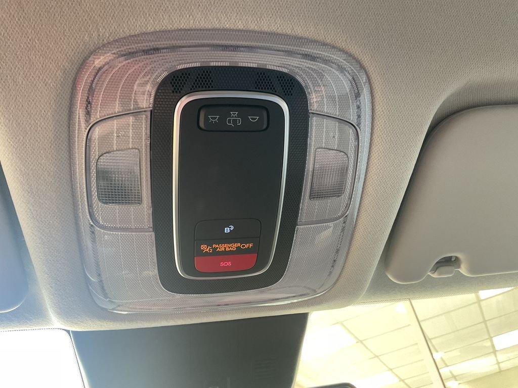 Used 2025 White Hyundai SEL image 22