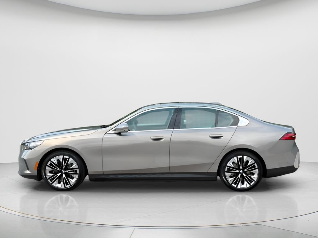 New 2027 Oxide Grey Metallic BMW xDrive40 image 8