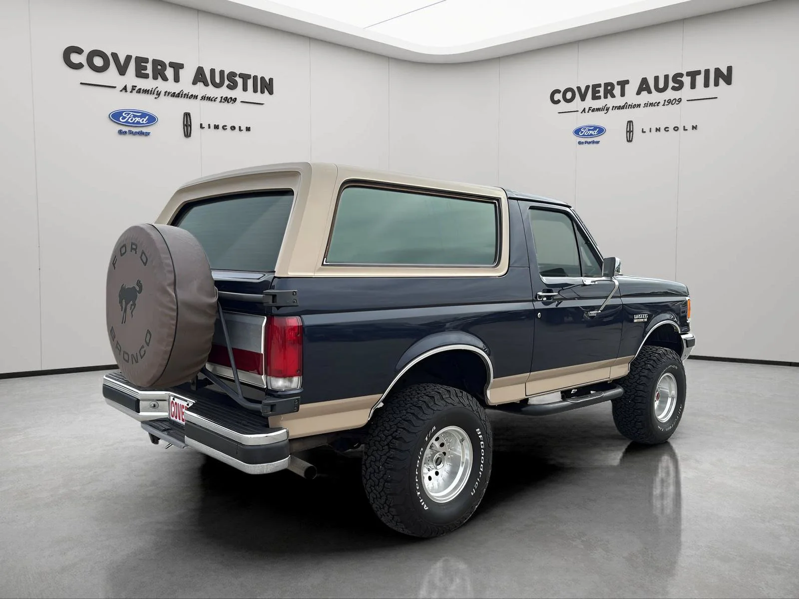 Used 1988  Ford XLT image 15
