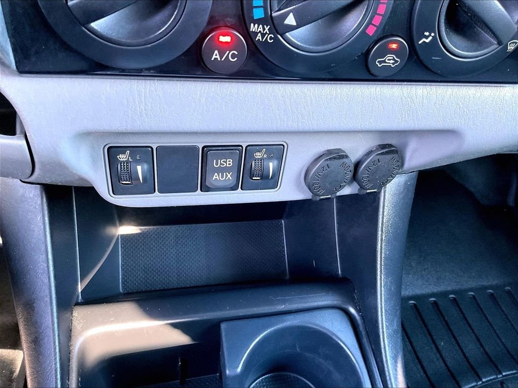 Used 2015 Silver Toyota Base image 12