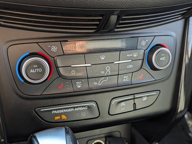 Used 2019 White Ford SE image 24