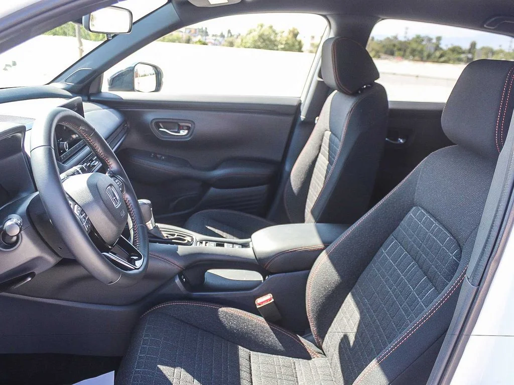 2025 Honda HR-V Sport - Photo 18