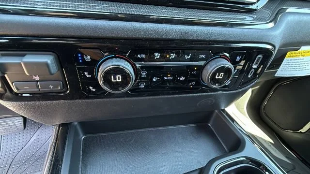 2026 Chevrolet Silverado 1500 ZR2 - Photo 14