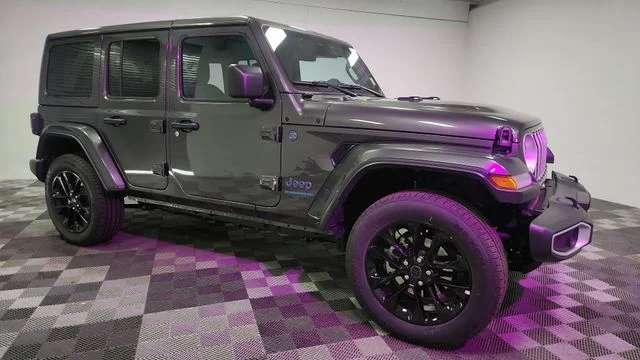 Used 2025 Gray Jeep Sahara 4xe image 25