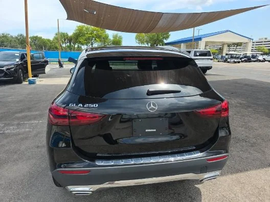 Certified Used 2025  Mercedes-Benz GLA 250 image 3