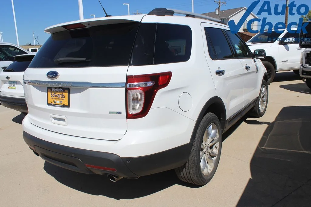 Used 2015 White Ford XLT image 2