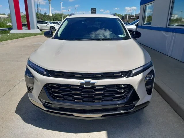 Used 2026 White Chevrolet ACTIV image 4