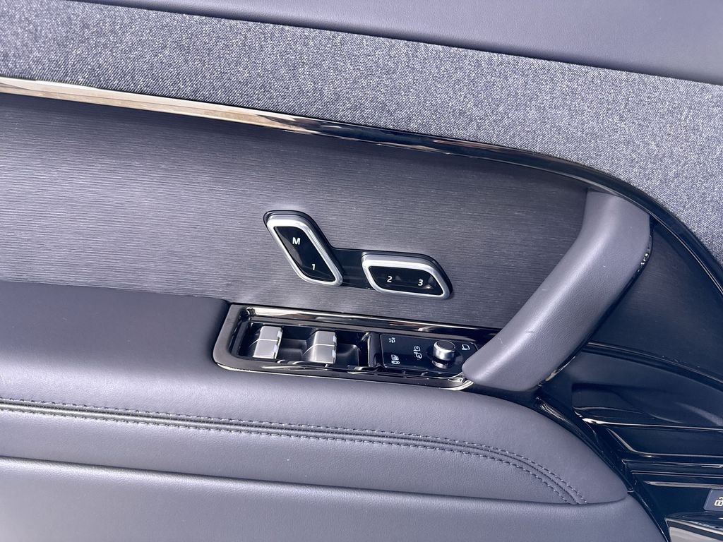 New 2026 Borasco Grey Land Rover Dynamic SE image 12