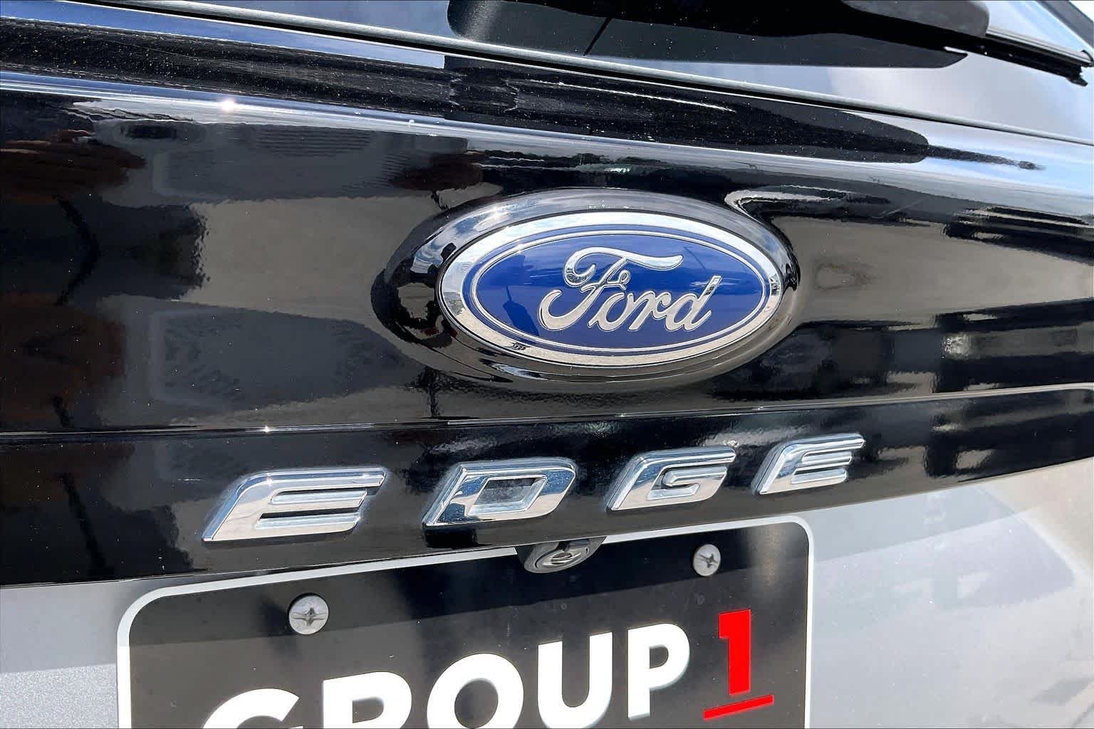Used 2021 Iconic Silver Ford SEL image 30