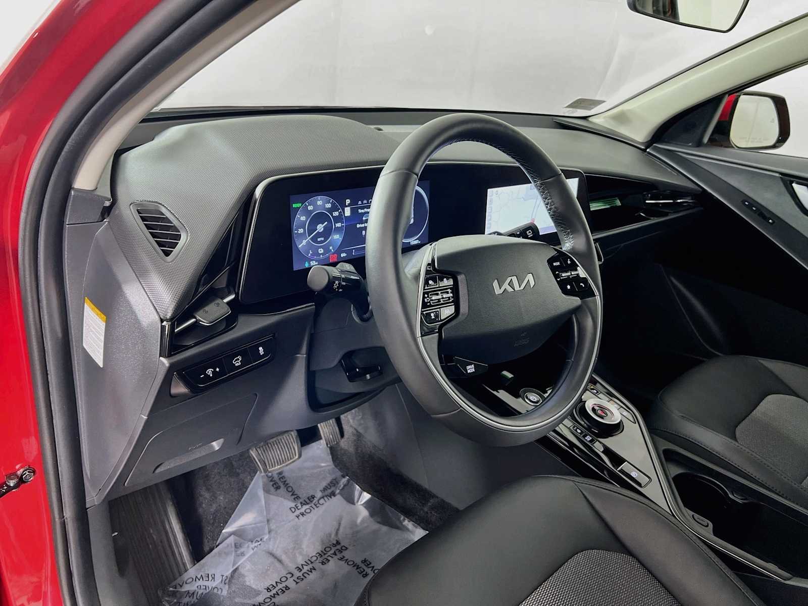 Used 2023 Runway Red Kia Wind image 9