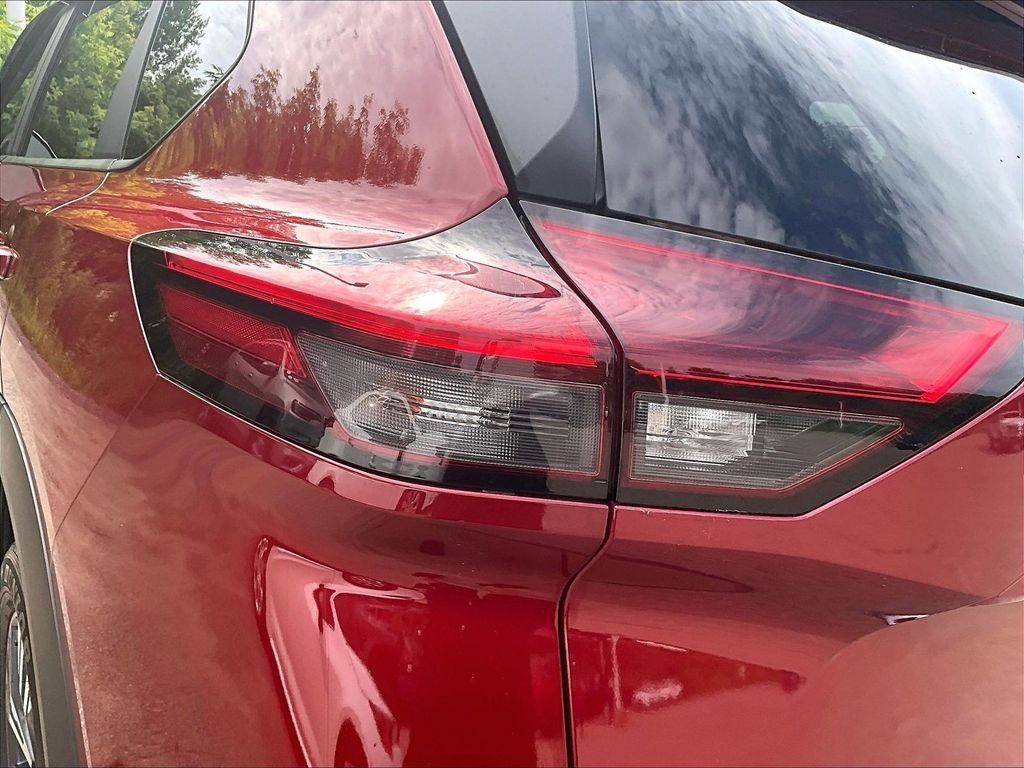 Used 2023 Red Nissan SV image 32