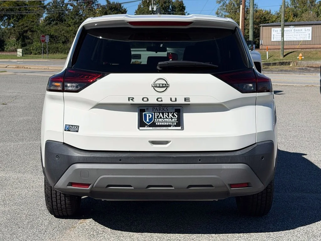 Used 2023 Glacier White Nissan S image 30
