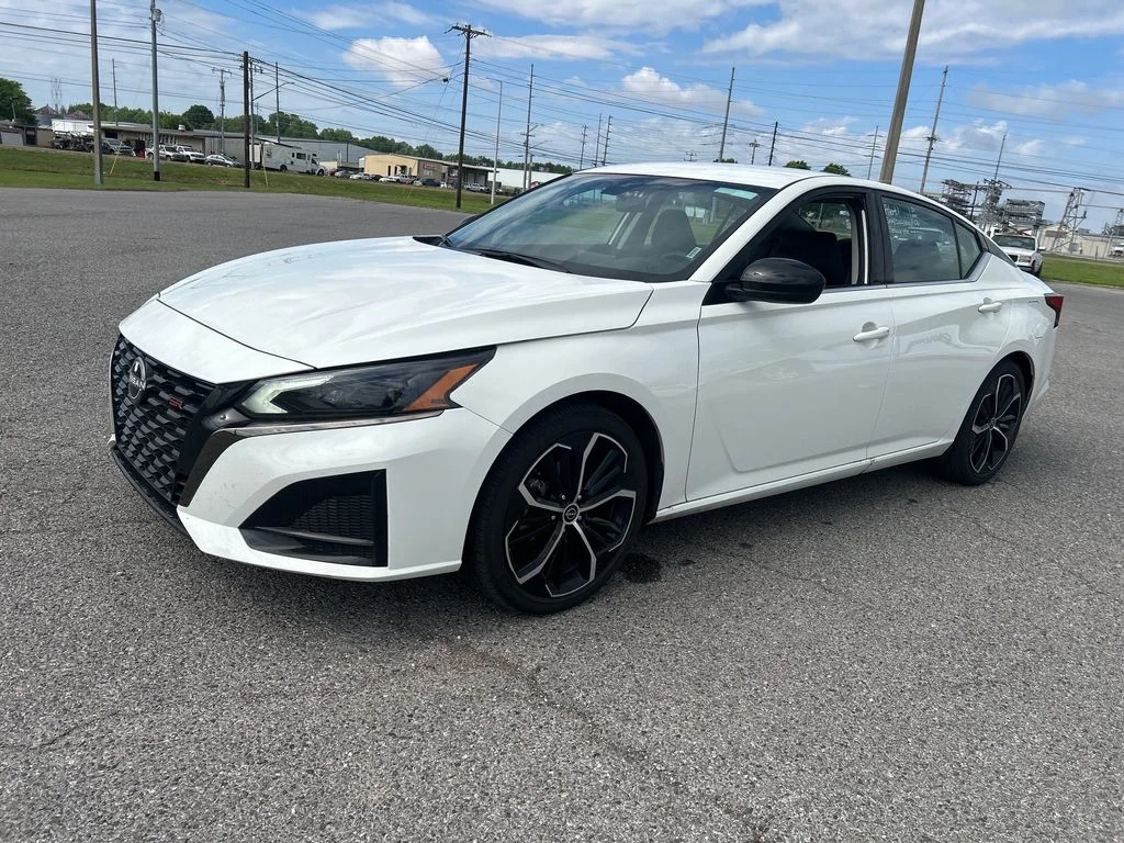 2025 Nissan Altima SR