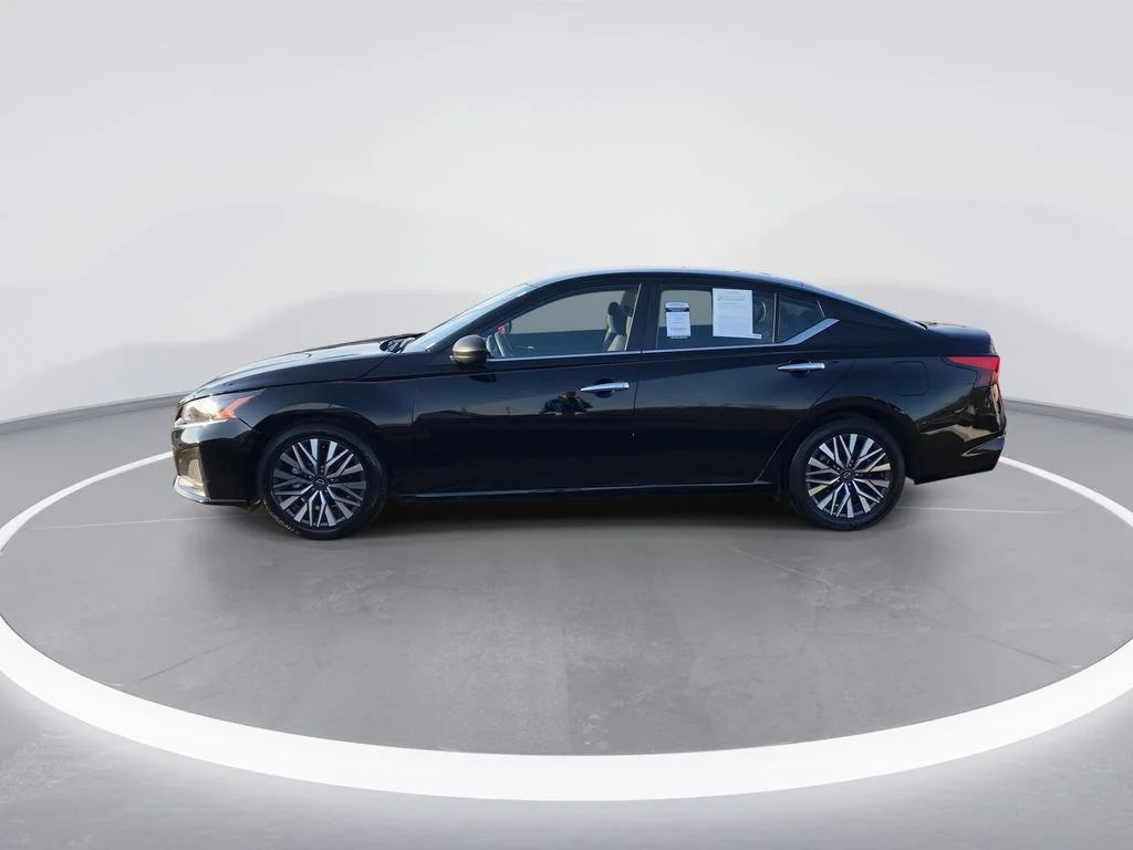 Used 2024 Black Nissan 2.5 SV image 5