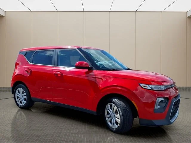 Used 2021 Red Kia LX image 4