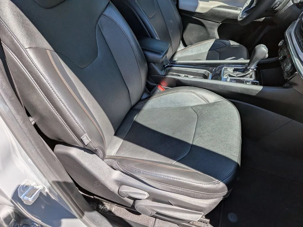 Used 2023 Gray Jeep Limited image 24