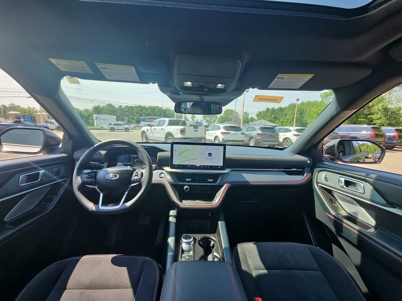 2026 Ford Explorer ST - Photo 17
