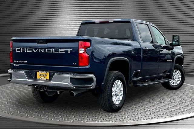 Used 2022 Blue Chevrolet LT image 6