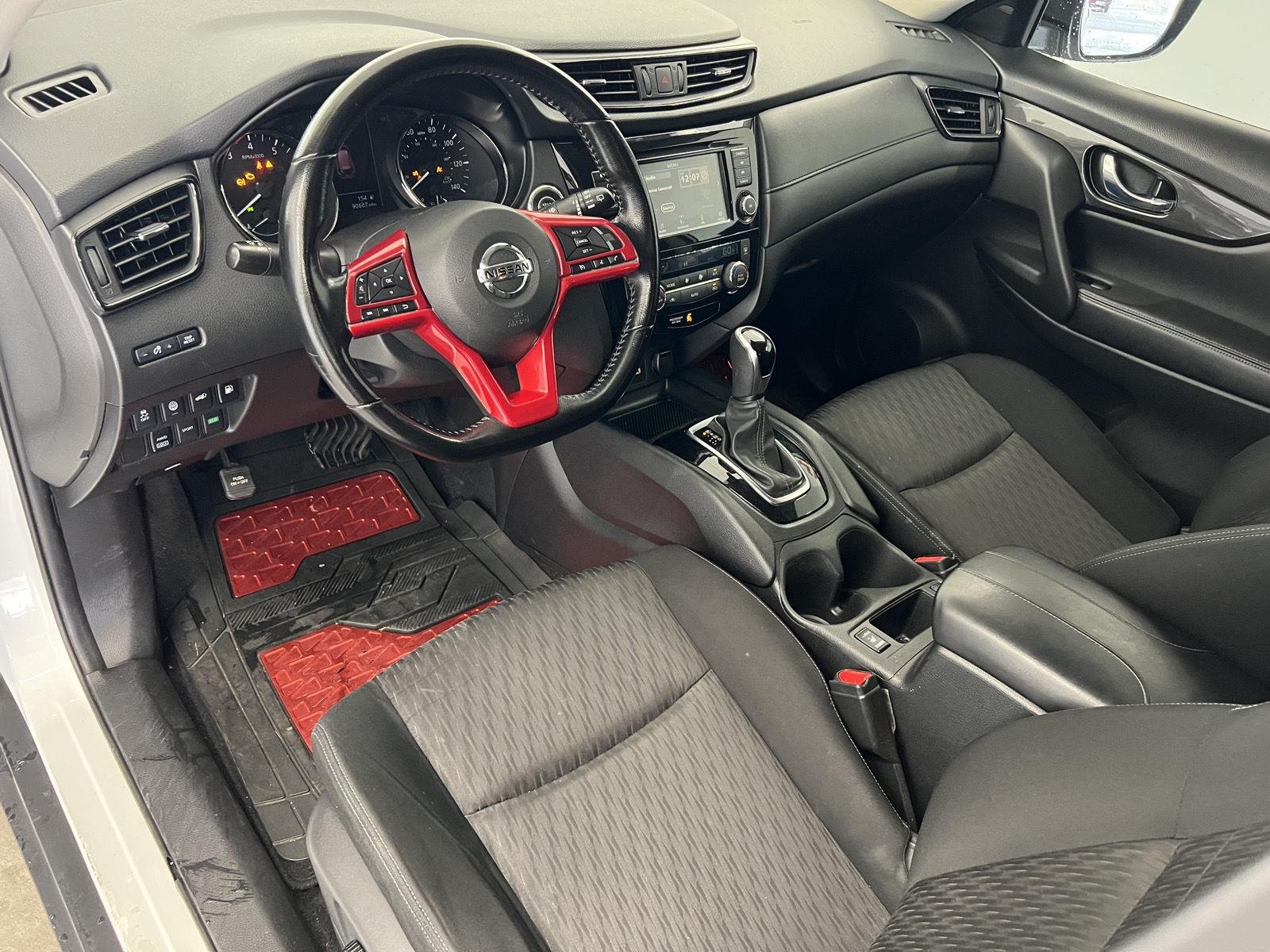 2020 Nissan Rogue SV - Photo 13