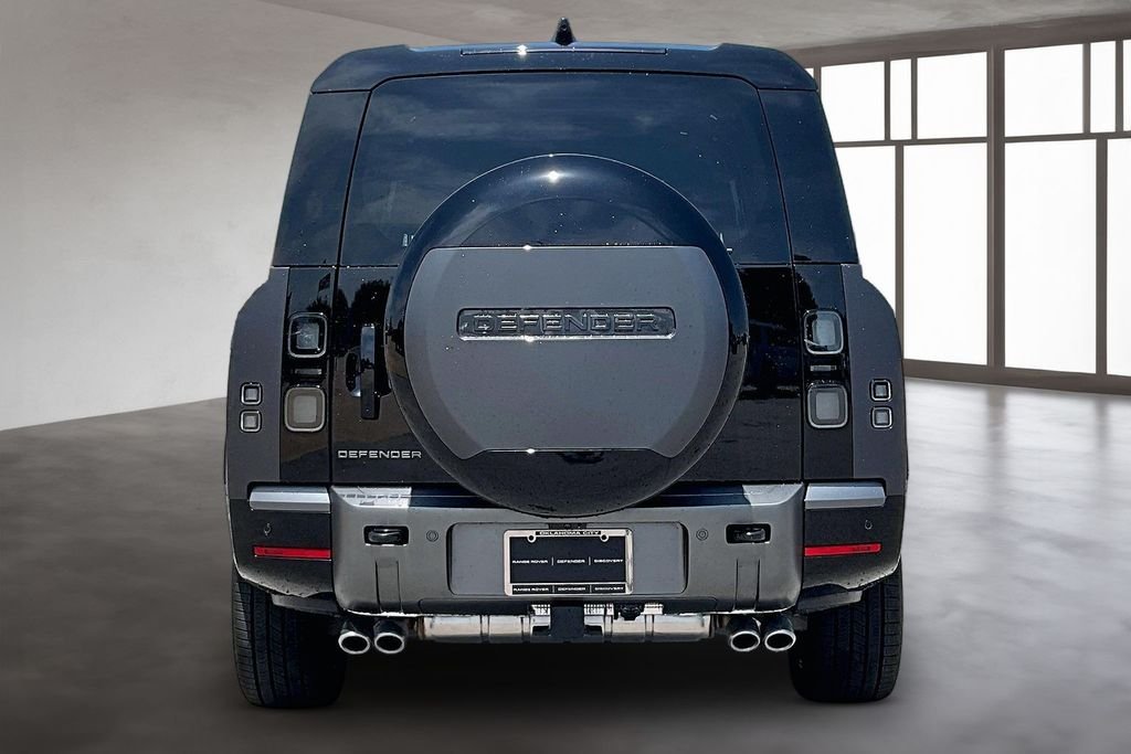 New 2026 Carpathian Grey Prem Met Land Rover V8 image 4