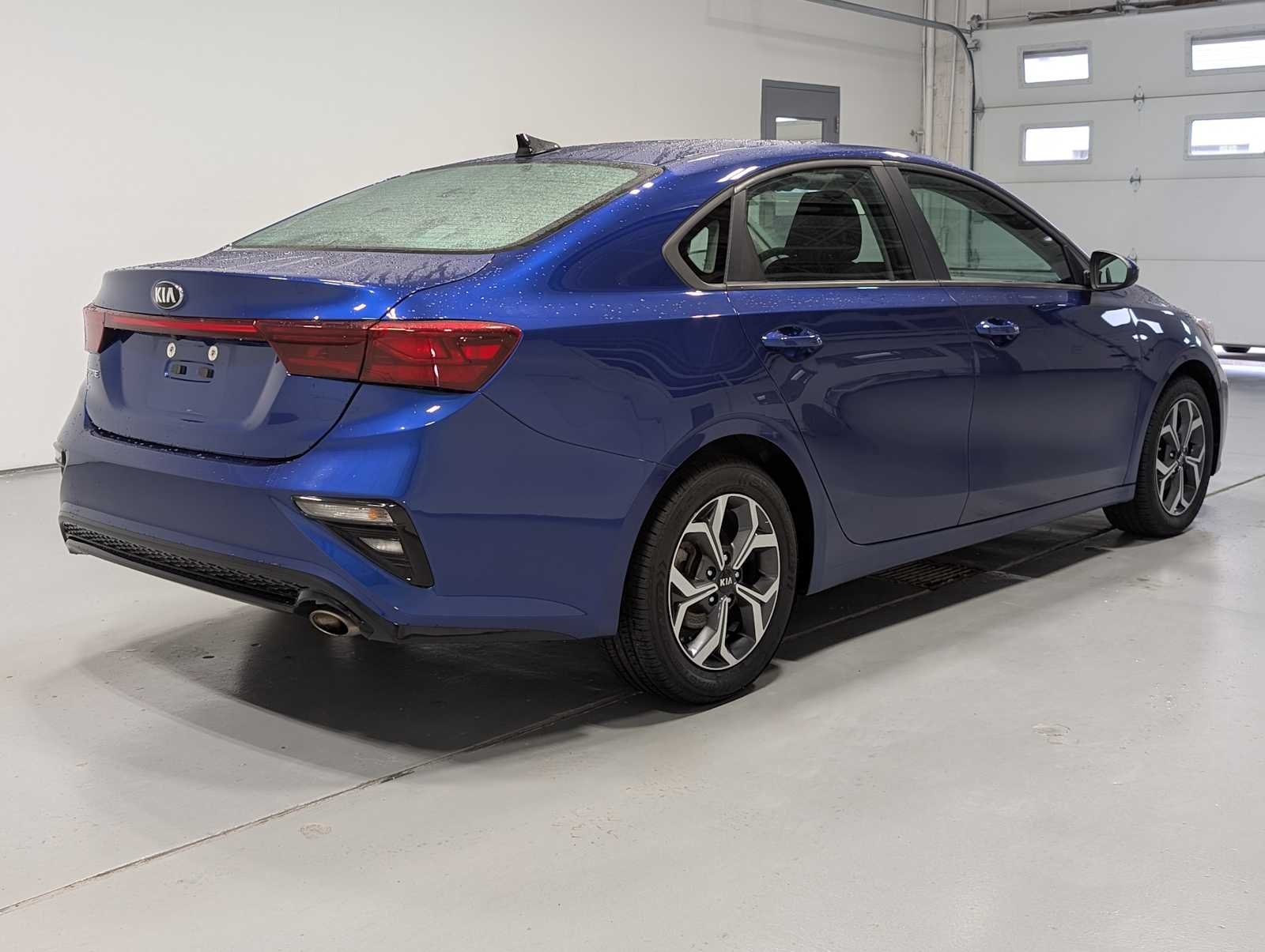 Used 2020 Deep Sea Blue Kia LXS image 8