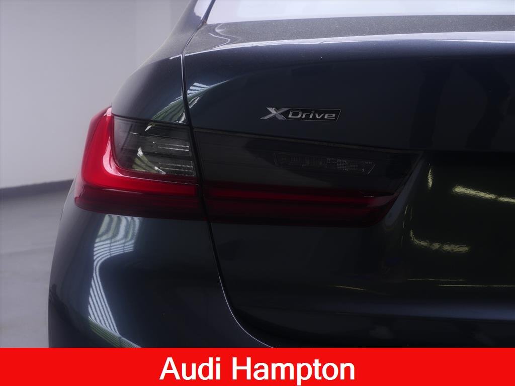 2022 BMW 3 Series 330e - Photo 7