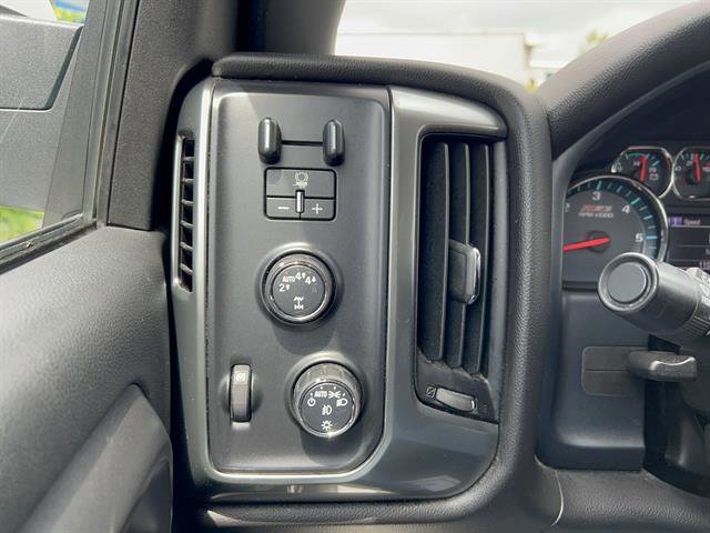 Used 2017 SUMMIT WHITE Chevrolet LT image 14