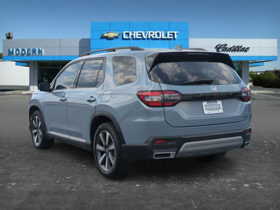 Used 2024 Modern Steel Metallic Honda Touring image 3