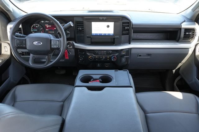 Used 2025 White Ford XL image 18